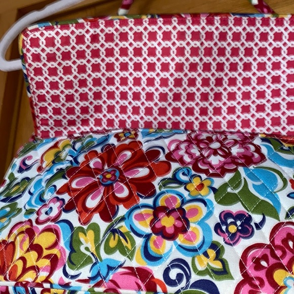 Bag Vera Bradley Knot Just A Clutch Very Berry Paisley Pocket Book Purse - Picture 7 of 11